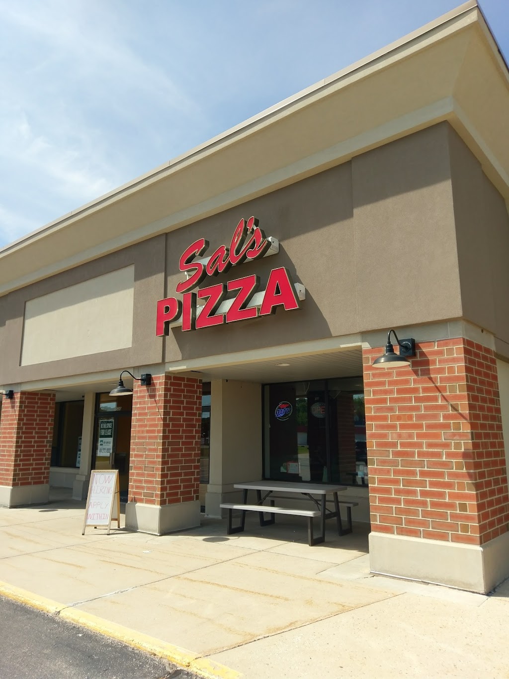 Sals Pizza Hartford | 1524 E Sumner St, Hartford, WI 53027, USA | Phone: (262) 670-8532