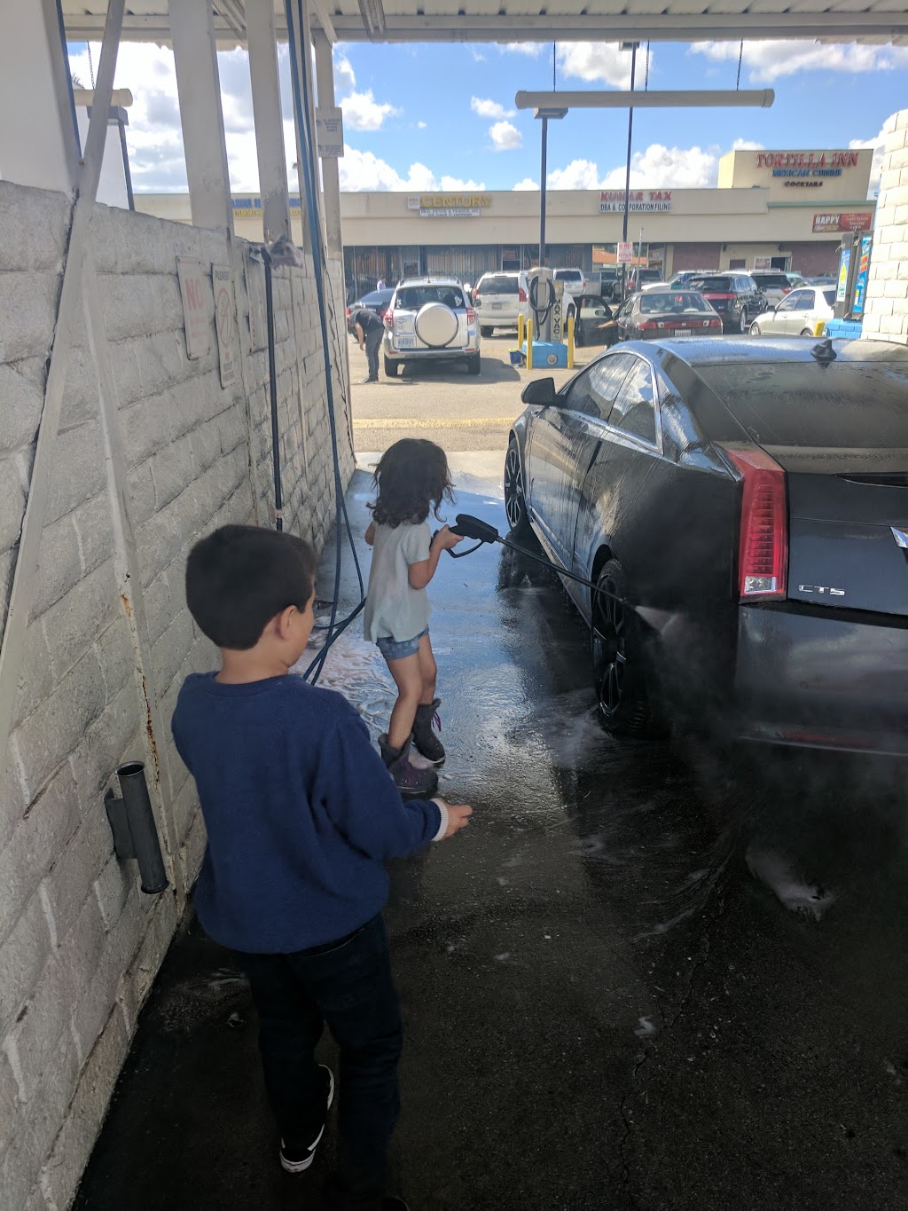 Lindley Car Wash | 8657 Lindley Ave, Northridge, CA 91325, USA | Phone: (818) 886-4437