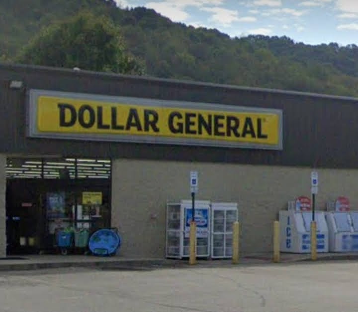 Dollar General | 704 Ridge Ave, New Cumberland, WV 26047, USA | Phone: (304) 316-2302