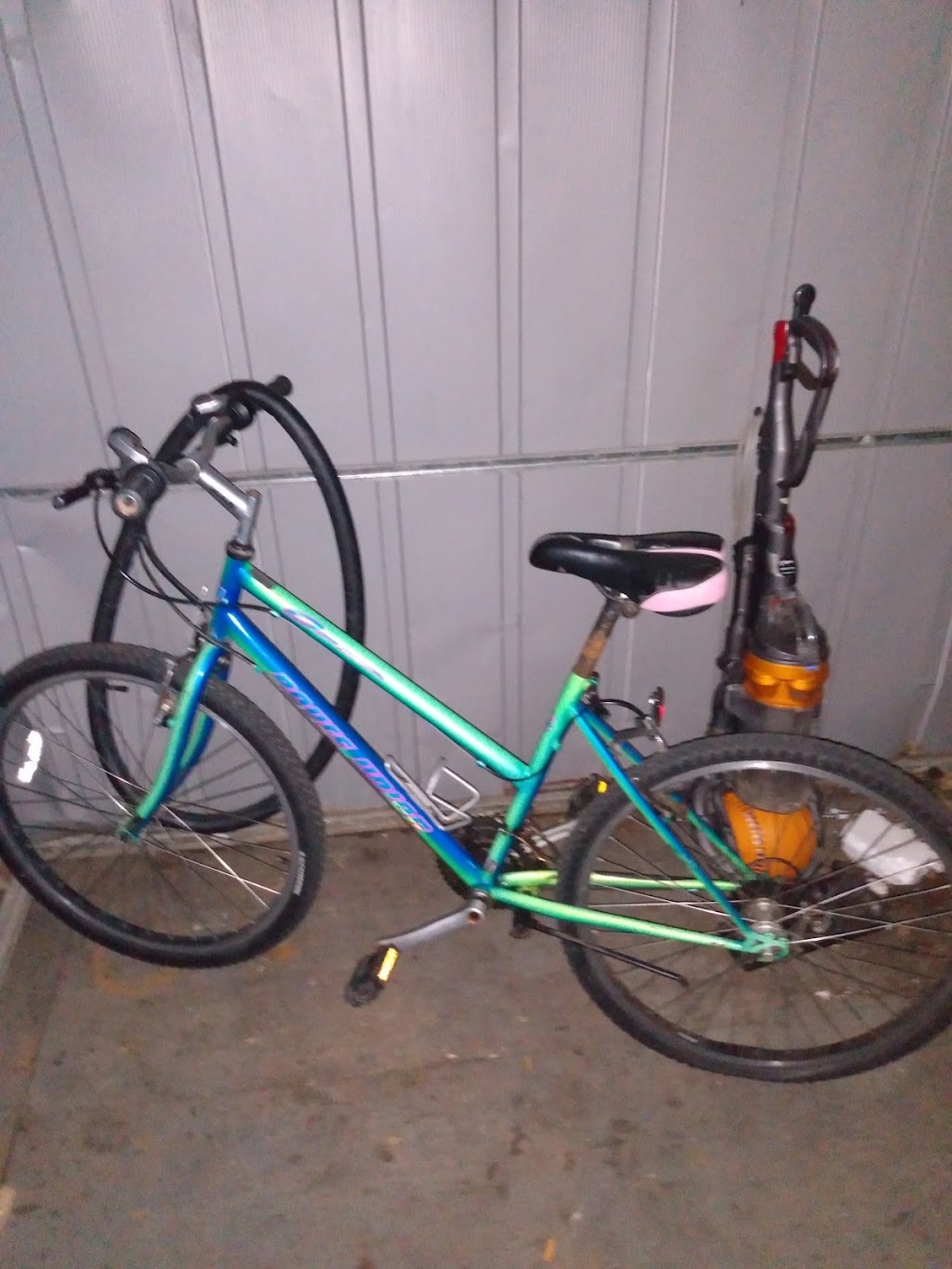 Reds Bicycle Sales & Repair LLC | 36081 Lakeshore Blvd #1, Eastlake, OH 44095, USA | Phone: (440) 463-2349