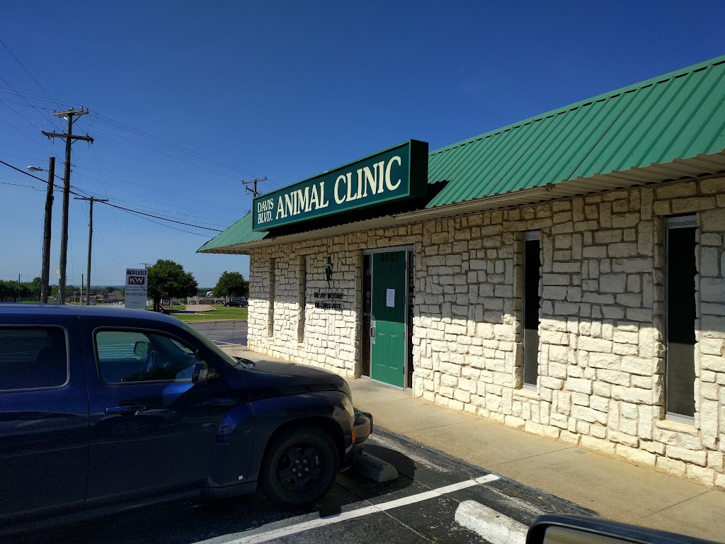 Davis Boulevard Animal Clinic | 6001 Davis Blvd, North Richland Hills, TX 76180 | Phone: (817) 485-2450