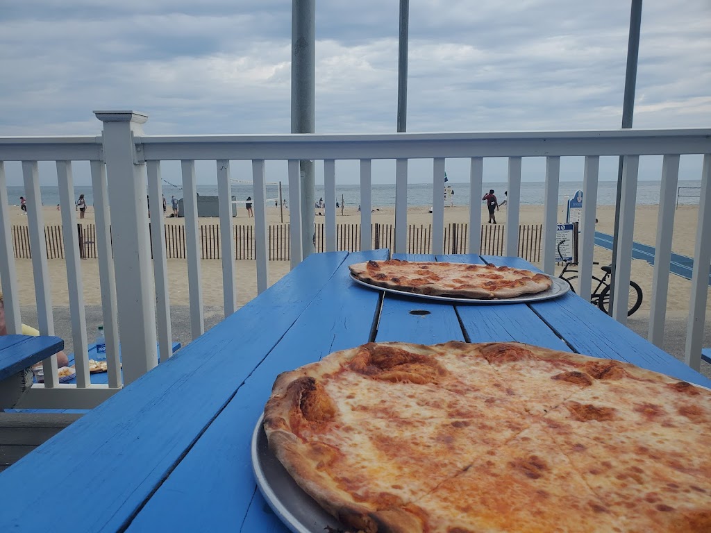 Gee Gees Pizza & Grill | 201 Beach Front, Manasquan, NJ 08736, USA | Phone: (732) 223-4887