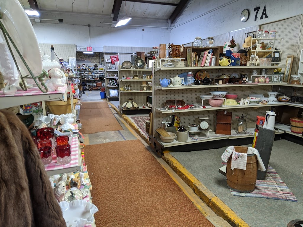 Columbus Antique Mall | 239 Whitney St, Columbus, WI 53925, USA | Phone: (920) 623-1992