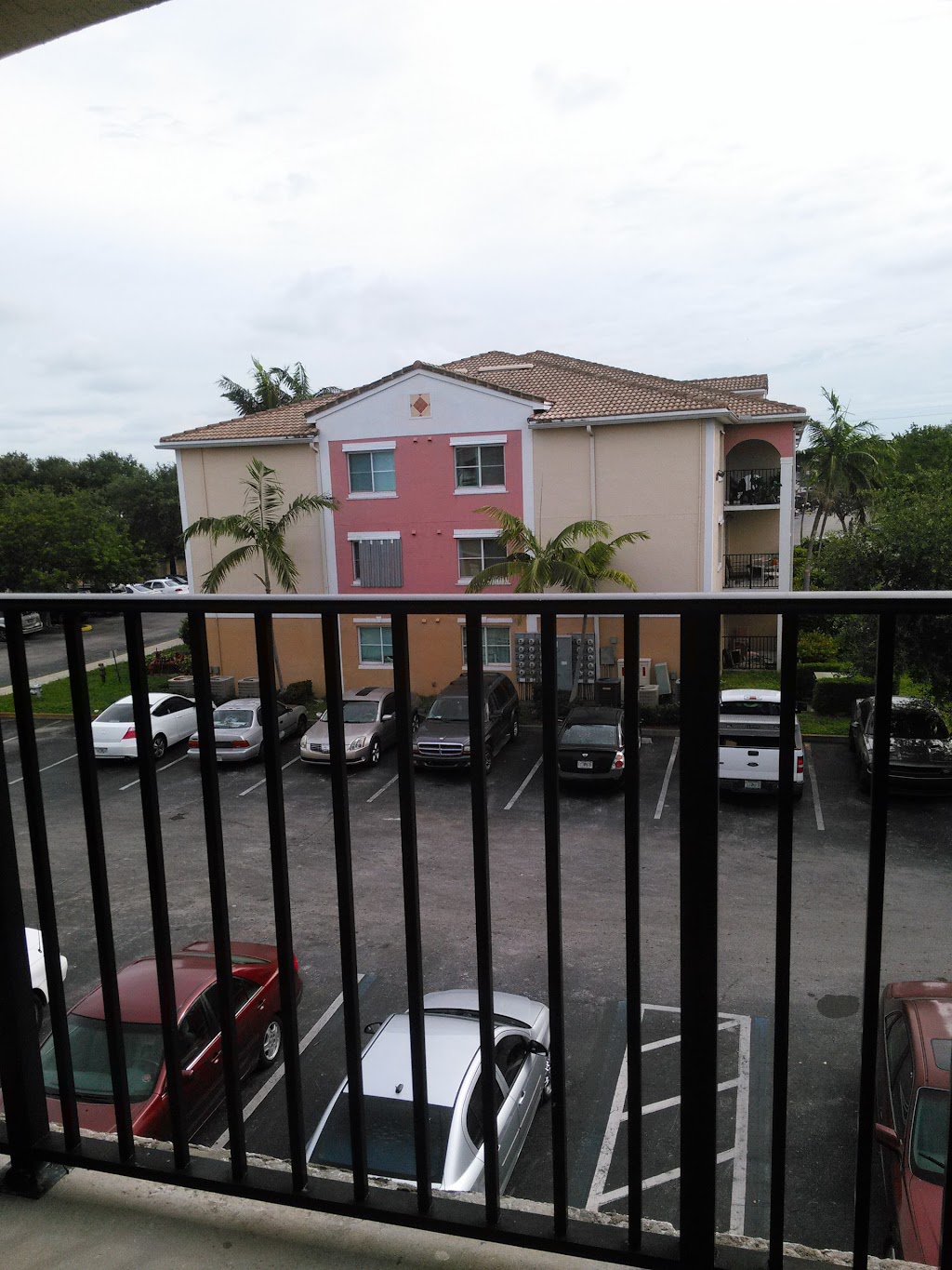 Atlantic Palms Apartments | 1209 NW 3rd Ave, Pompano Beach, FL 33060, USA | Phone: (954) 946-4414