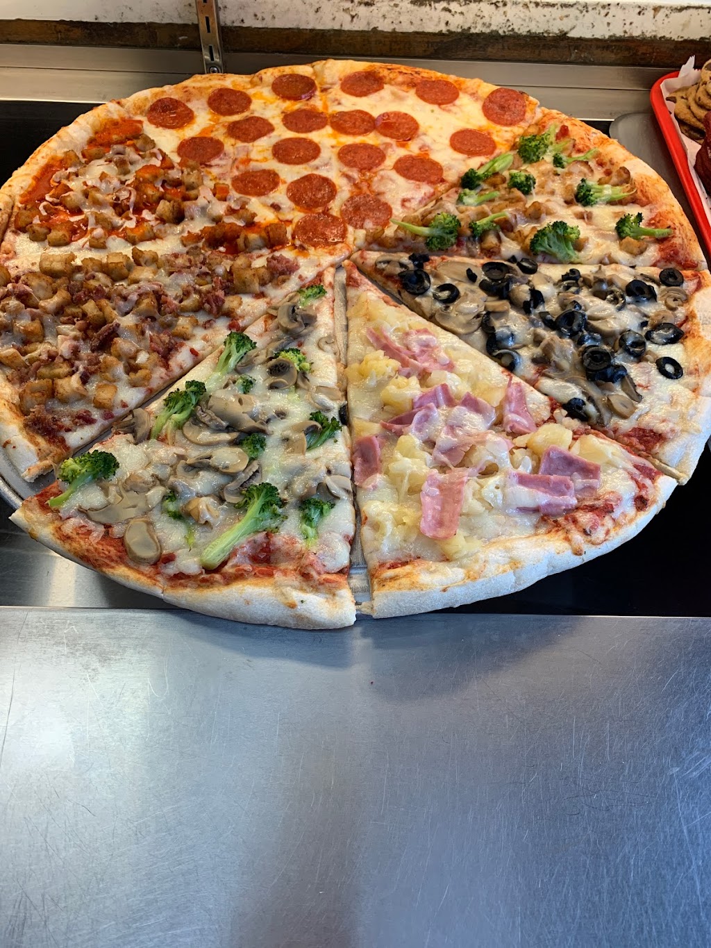 Jo Jo Pizza | 1545 Westchester Ave, The Bronx, NY 10472, USA | Phone: (718) 378-6588