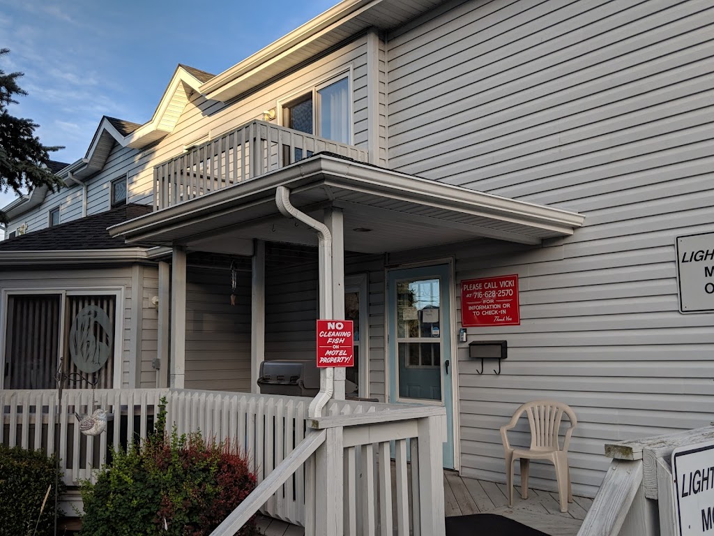 Lighthouse Motel | 1564 Van Buren St, Burt, NY 14028, USA | Phone: (716) 778-7270