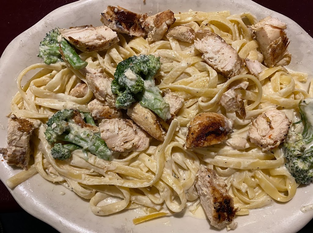 Gondola Italian Restaurant | 101 W Lebanon St, Mt Airy, NC 27030, USA | Phone: (336) 786-7520