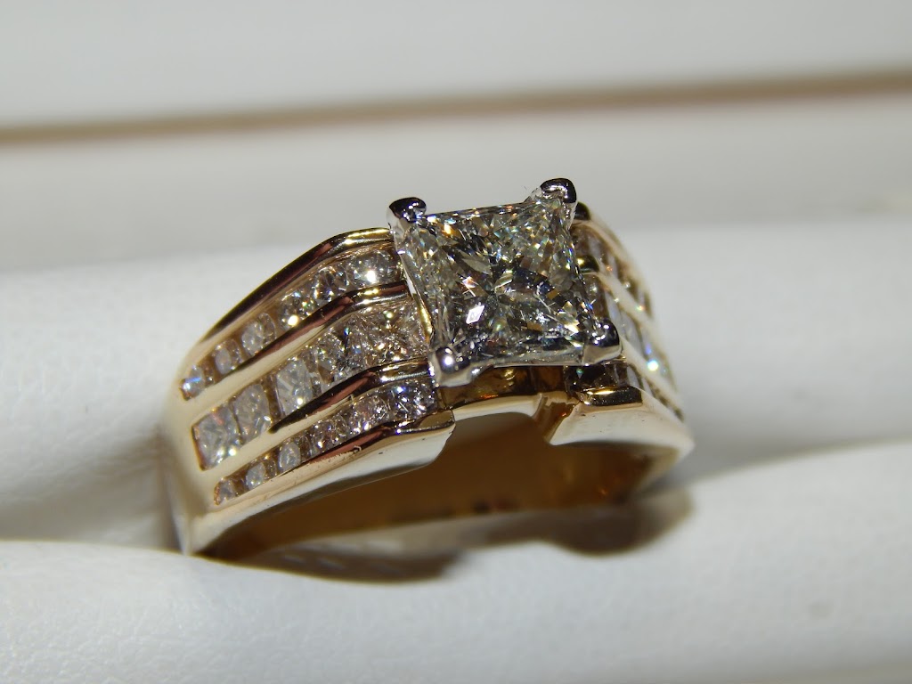 Lake Zurich Jewelers | 94 E Main St, Lake Zurich, IL 60047, USA | Phone: (847) 726-3600