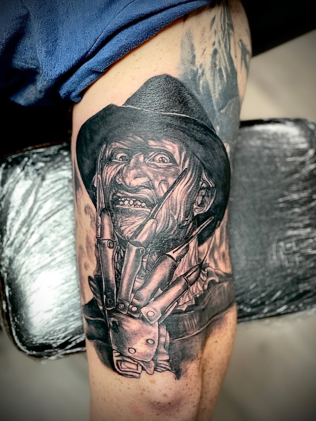 Rising Sons Tattoo Florence | 2043 US-130, Florence, NJ 08518, USA | Phone: (856) 724-1963