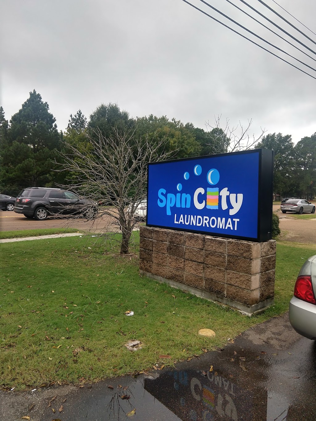 Spin City Laundry Horn Lake | 2610 Goodman Rd W, Horn Lake, MS 38637, USA | Phone: (662) 342-2050