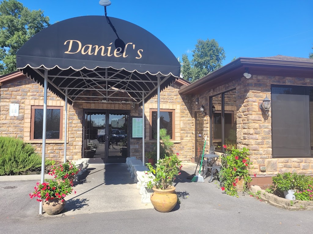 Daniels Restaurant & Catering | 1430 W Williams St, Apex, NC 27523, USA | Phone: (919) 303-1006