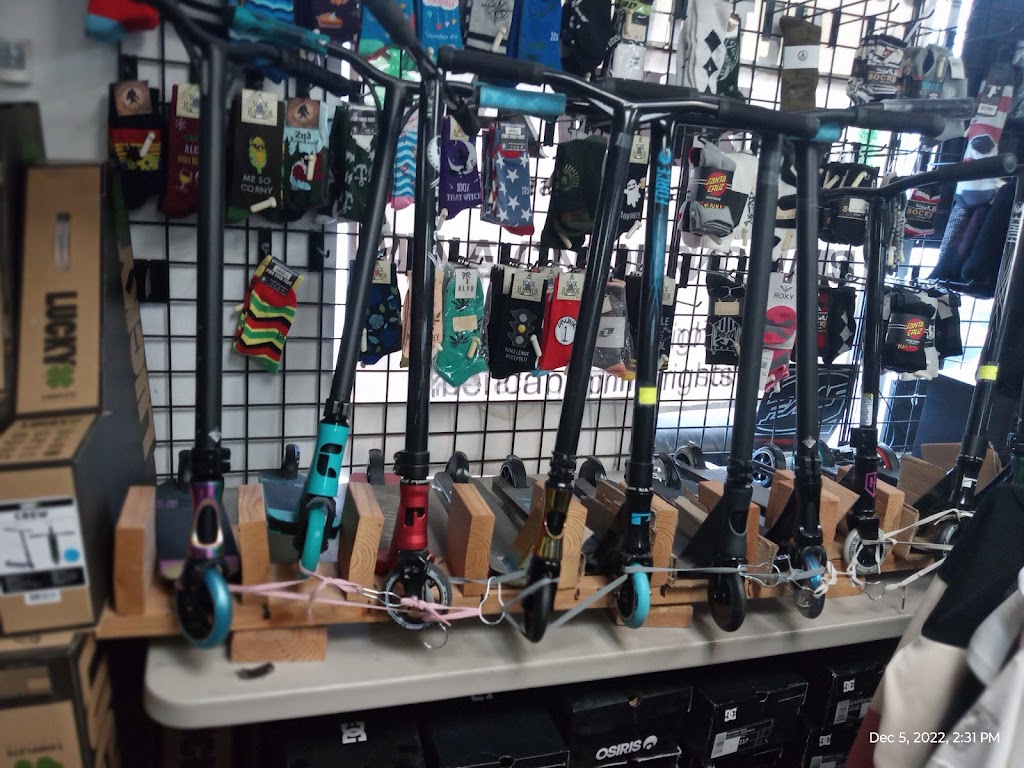 C&D Skate Shop Sk8 | 6101 Lake Isabella Blvd, Lake Isabella, CA 93240, USA | Phone: (760) 812-1258