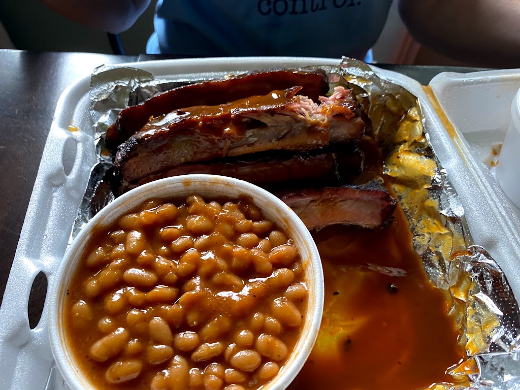 Big Eues BBQ | 1730 Portage Trail, Cuyahoga Falls, OH 44223, USA | Phone: (234) 706-6700