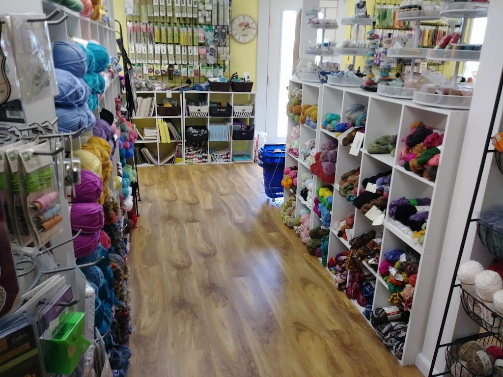 Karens Yarn Paper Scissors | 550 E Main St, Batavia, NY 14020, USA | Phone: (585) 584-3296