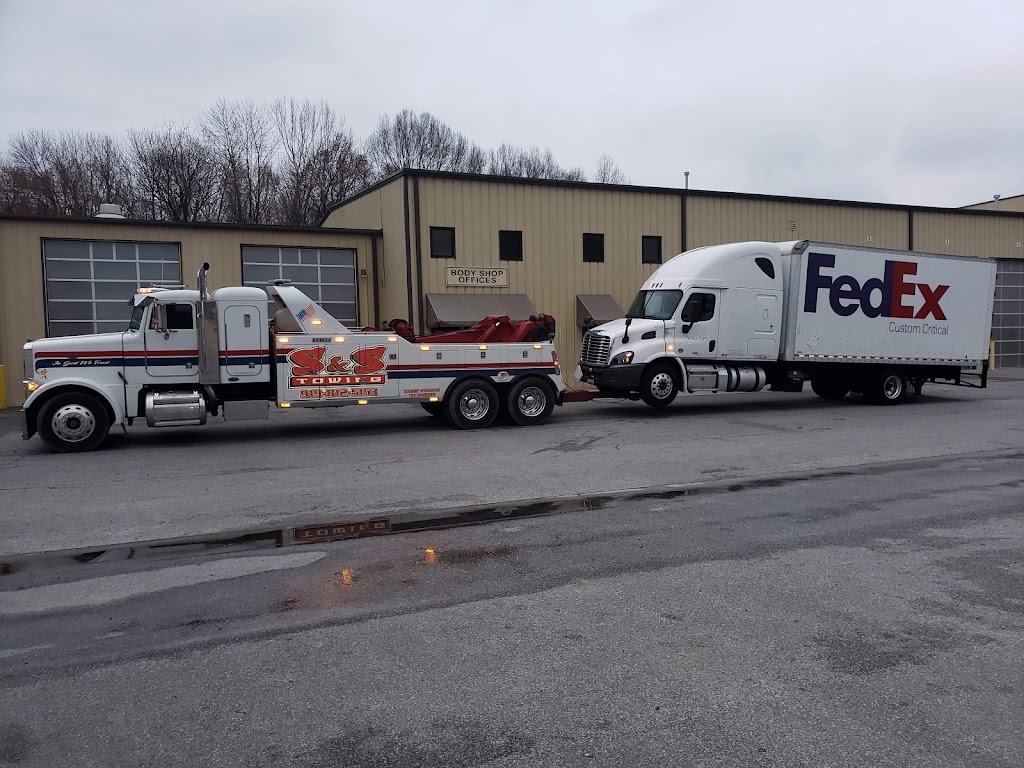 S & S Towing & Heavy Transport | 1006 Andrews Chapel Rd, Durham, NC 27703, USA | Phone: (919) 812-5153