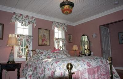 MeadowBrook Farm Bed and Breakfast | Photo 2 of 10 | Address: 700 Kings Hwy, Suffolk, VA 23432, USA | Phone: (757) 371-5896