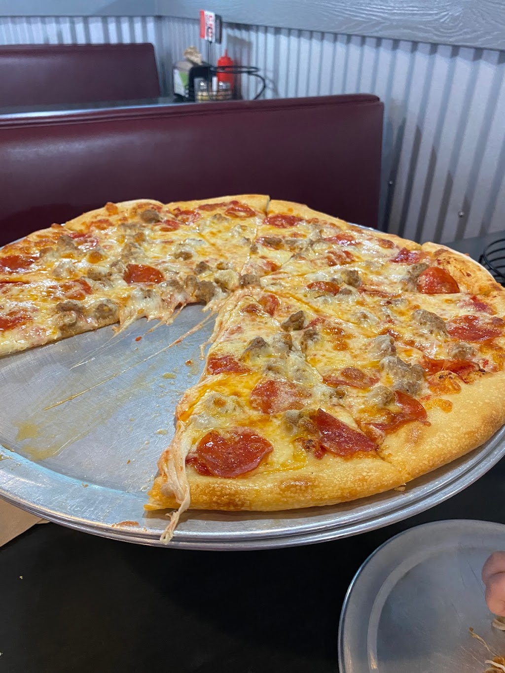 Colorado Springs Pies and Grinders | 5490 Powers Center Point #180, Colorado Springs, CO 80920, USA | Phone: (719) 282-6888