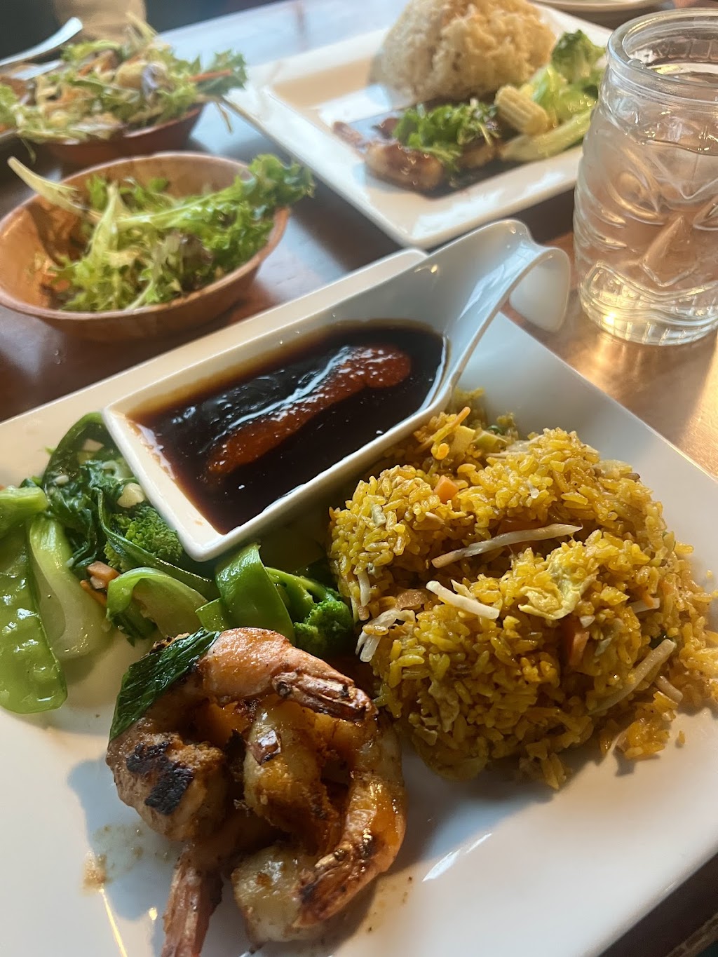 The Pacific Kitchen | 8300 Market Pl Ln, Montgomery, OH 45242, USA | Phone: (513) 898-1833