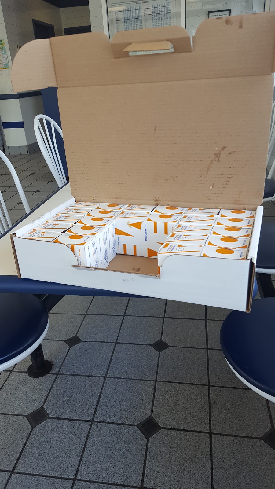 White Castle | 919 W Broadway Ave, Forest Lake, MN 55025, USA | Phone: (651) 982-1600