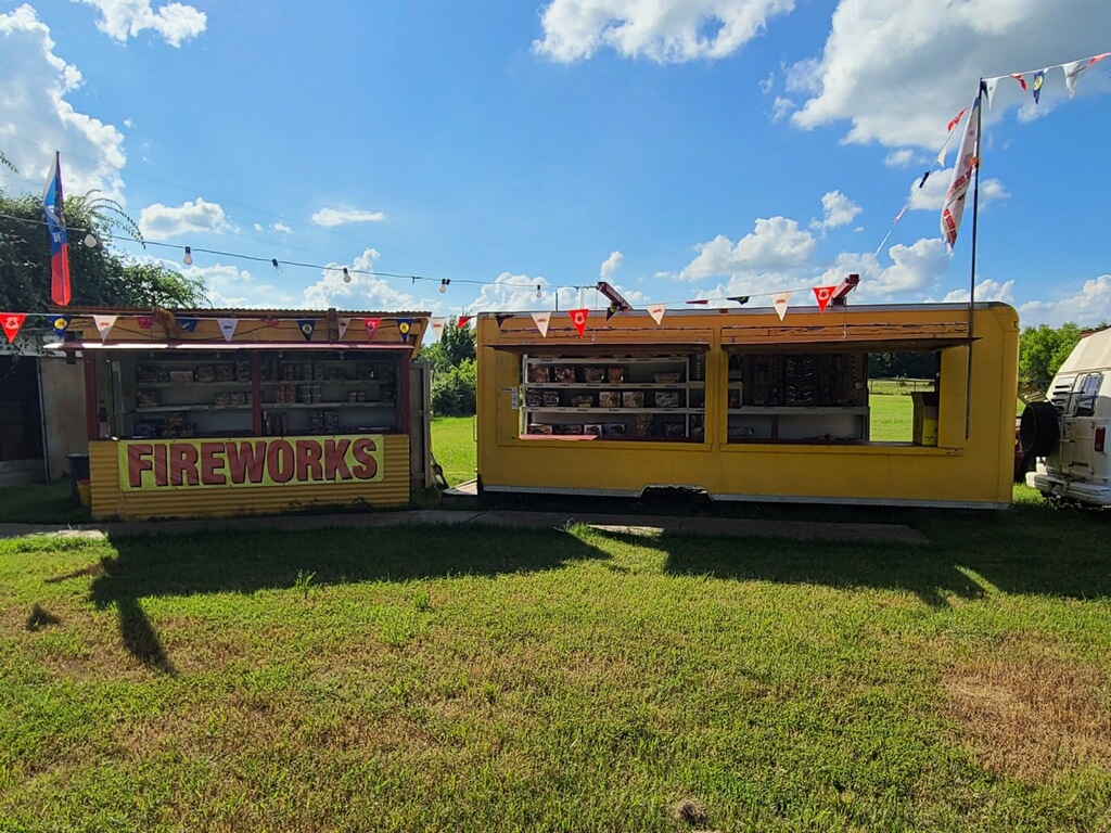 DEANOS FIREWORKS | 5715 Conveyor Dr, Cleburne, TX 76031, USA | Phone: (682) 597-5613