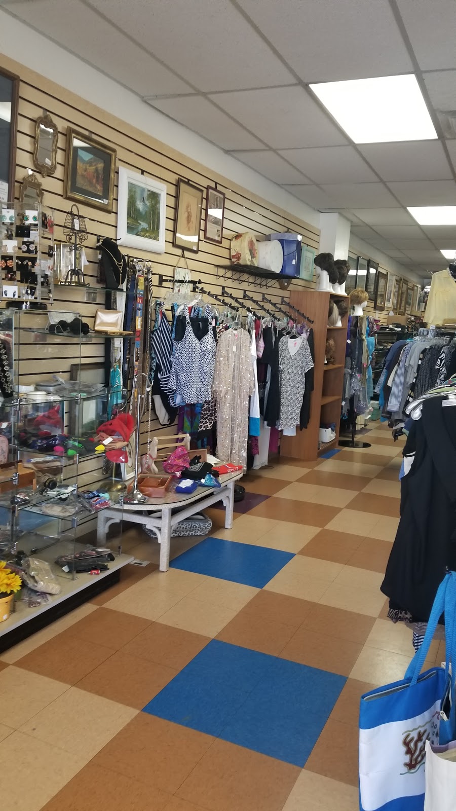 Sun Health Resale Boutique | 9843 W Bell Rd, Sun City, AZ 85351, USA | Phone: (623) 974-2000