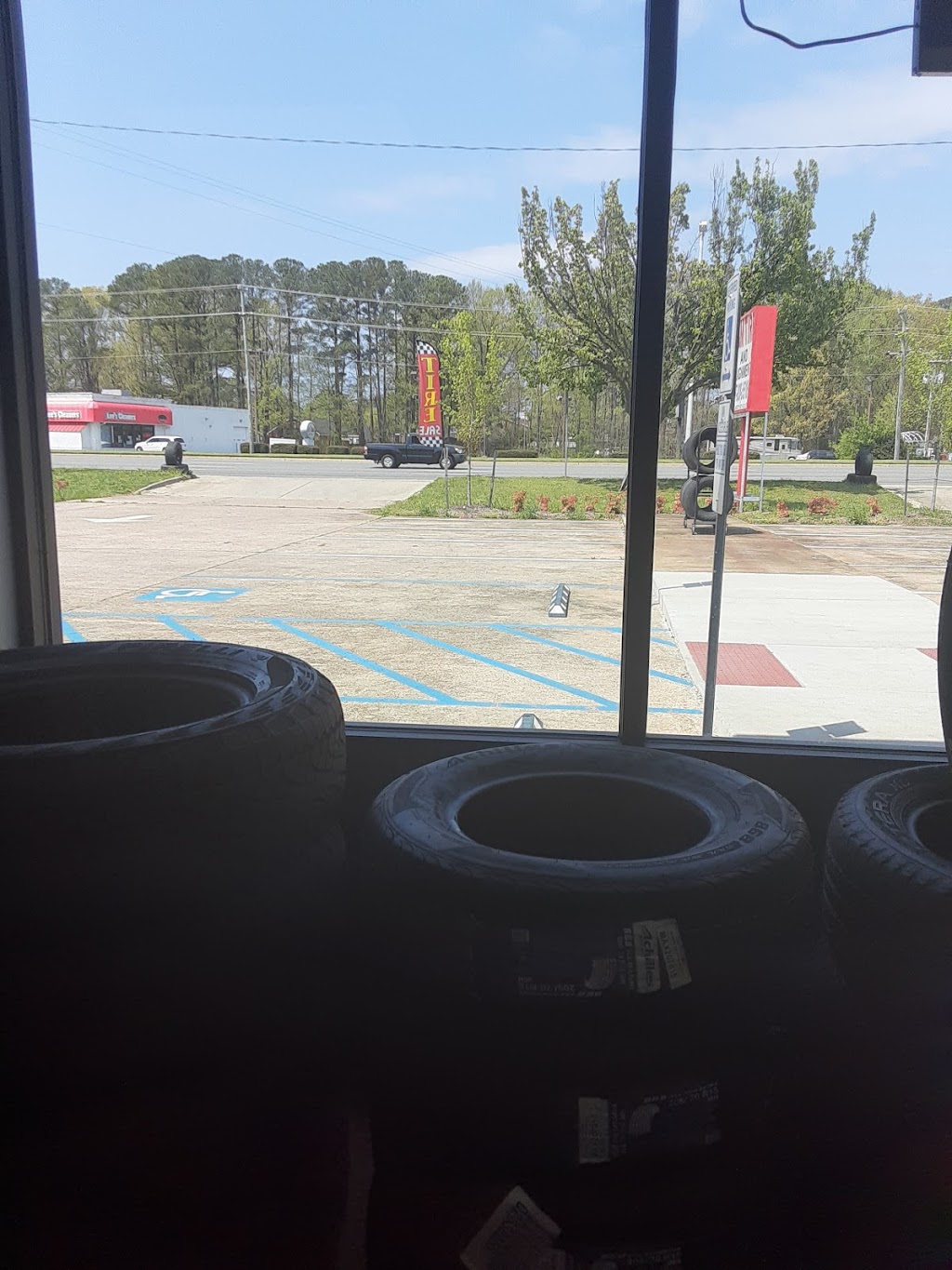 J & M Tire | 4809 W Mercury Blvd, Hampton, VA 23666 | Phone: (757) 838-5516