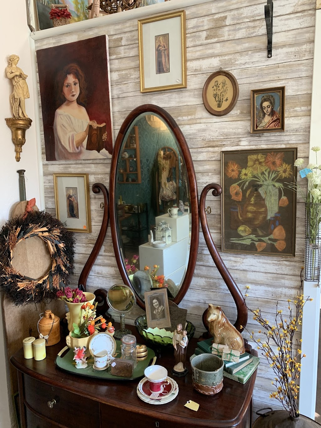 Cool Junk Antique Boutique | 113 N Cleburne St, Granbury, TX 76048, USA | Phone: (682) 936-4233