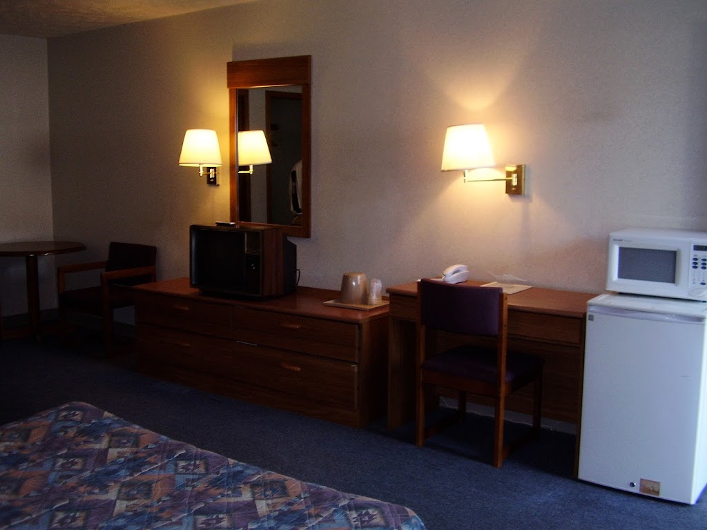 Ashley Motel | 2452 E Main St, Plainfield, IN 46168, USA | Phone: (317) 839-6584