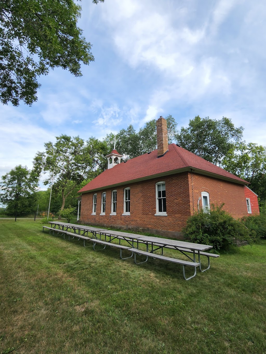 Hay Lake School & Erickson | 14020 195th St N, Marine on St Croix, MN 55047, USA | Phone: (651) 433-4014