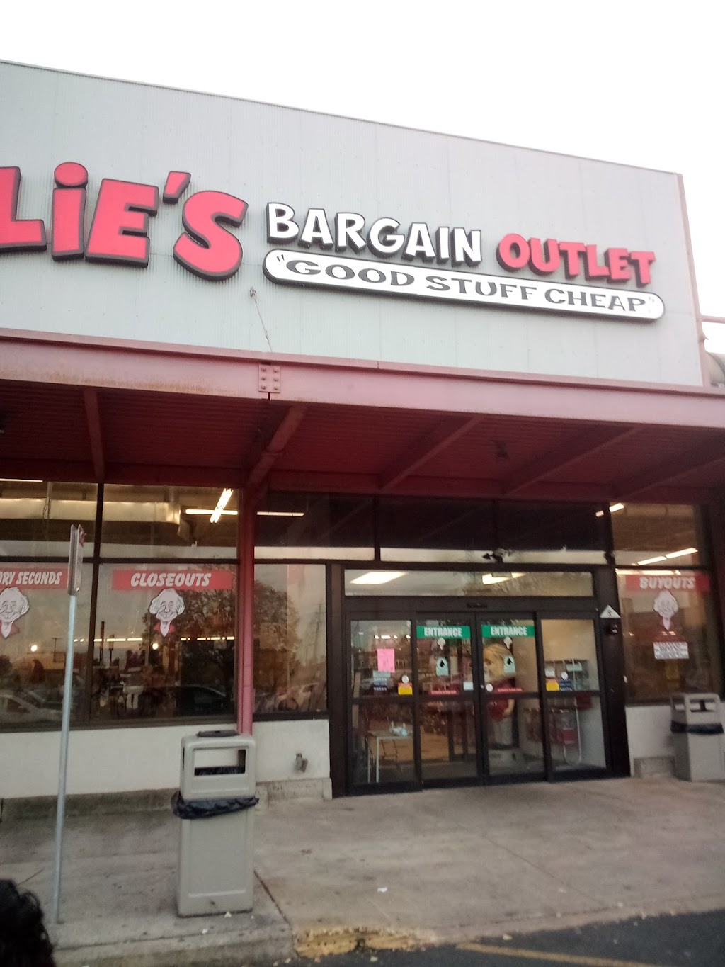 Ollies Bargain Outlet | 2495 Brunswick Pike #16, Lawrence Township, NJ 08648, USA | Phone: (609) 362-2688