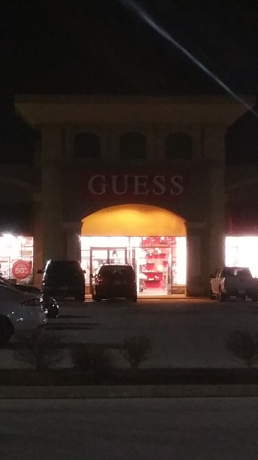 GUESS Factory | 1555 Talbot Rd Unit 150 - 160, Windsor, ON N9H 2N2, Canada | Phone: (519) 250-5119