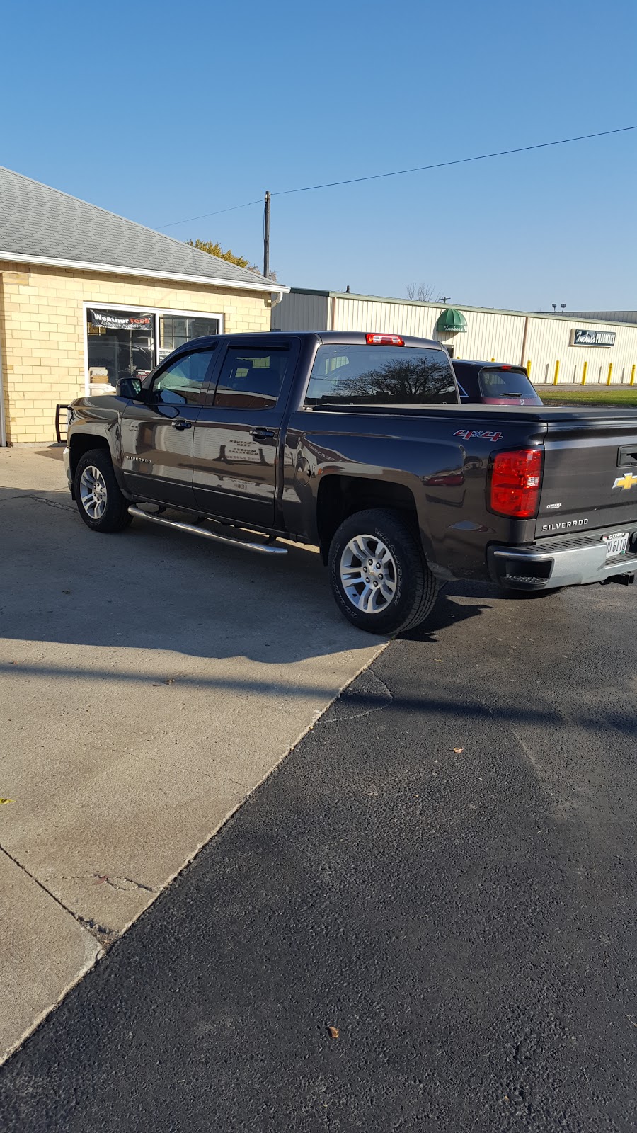 All Seasons Truck Caps & Accessories | 1777 E Main St, Ottawa, OH 45875, USA | Phone: (419) 523-9202