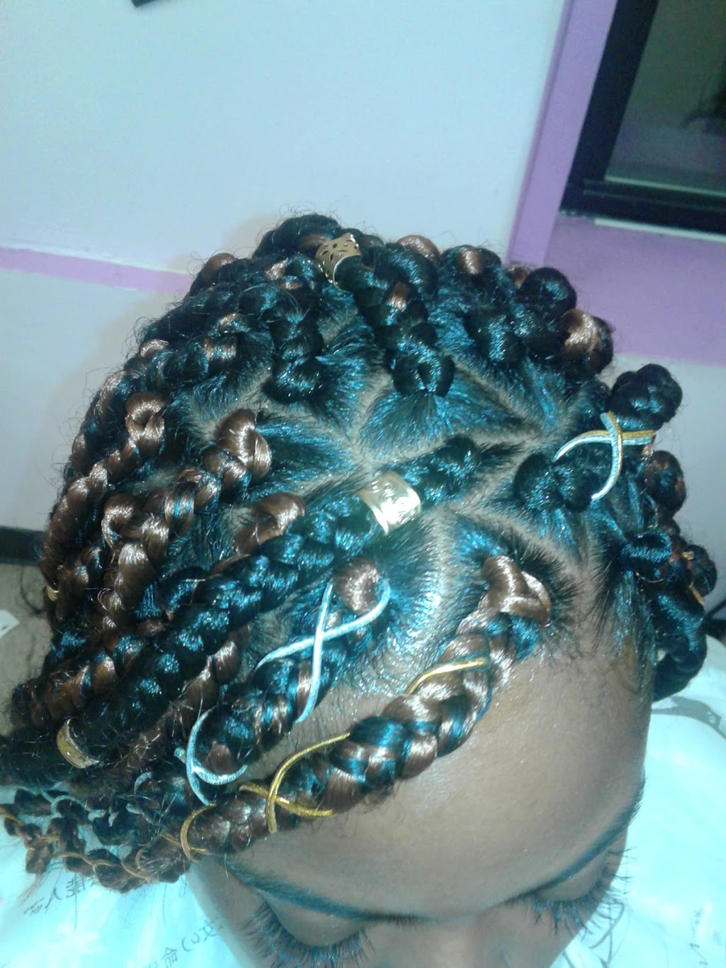 Victoria Hairstyles NYC | 550 W Merrick Rd 1st floor, Valley Stream, NY 11580, USA | Phone: (516) 787-4477