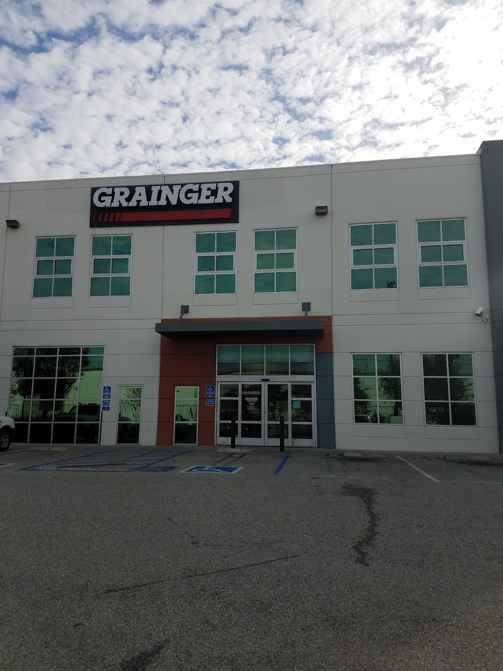 Grainger Industrial Supply | 570 S Alameda St, Los Angeles, CA 90013 | Phone: (800) 472-4643