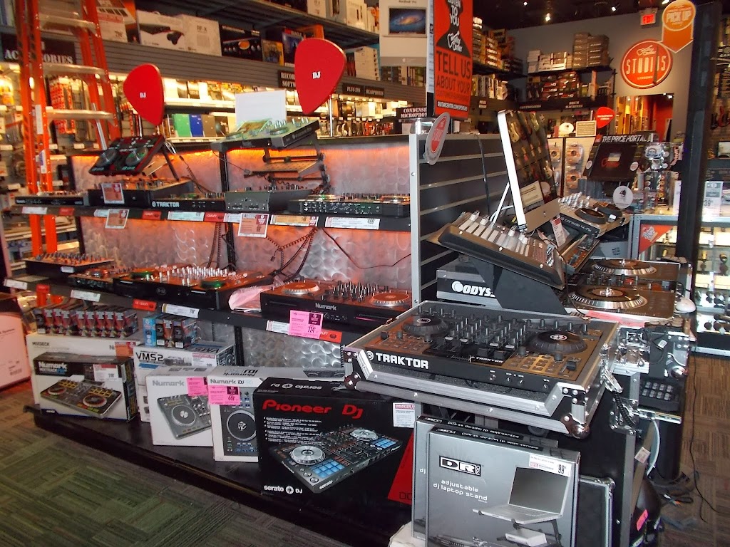 Guitar Center | 24961 Pico Canyon Rd, Stevenson Ranch, CA 91381, USA | Phone: (661) 222-7521