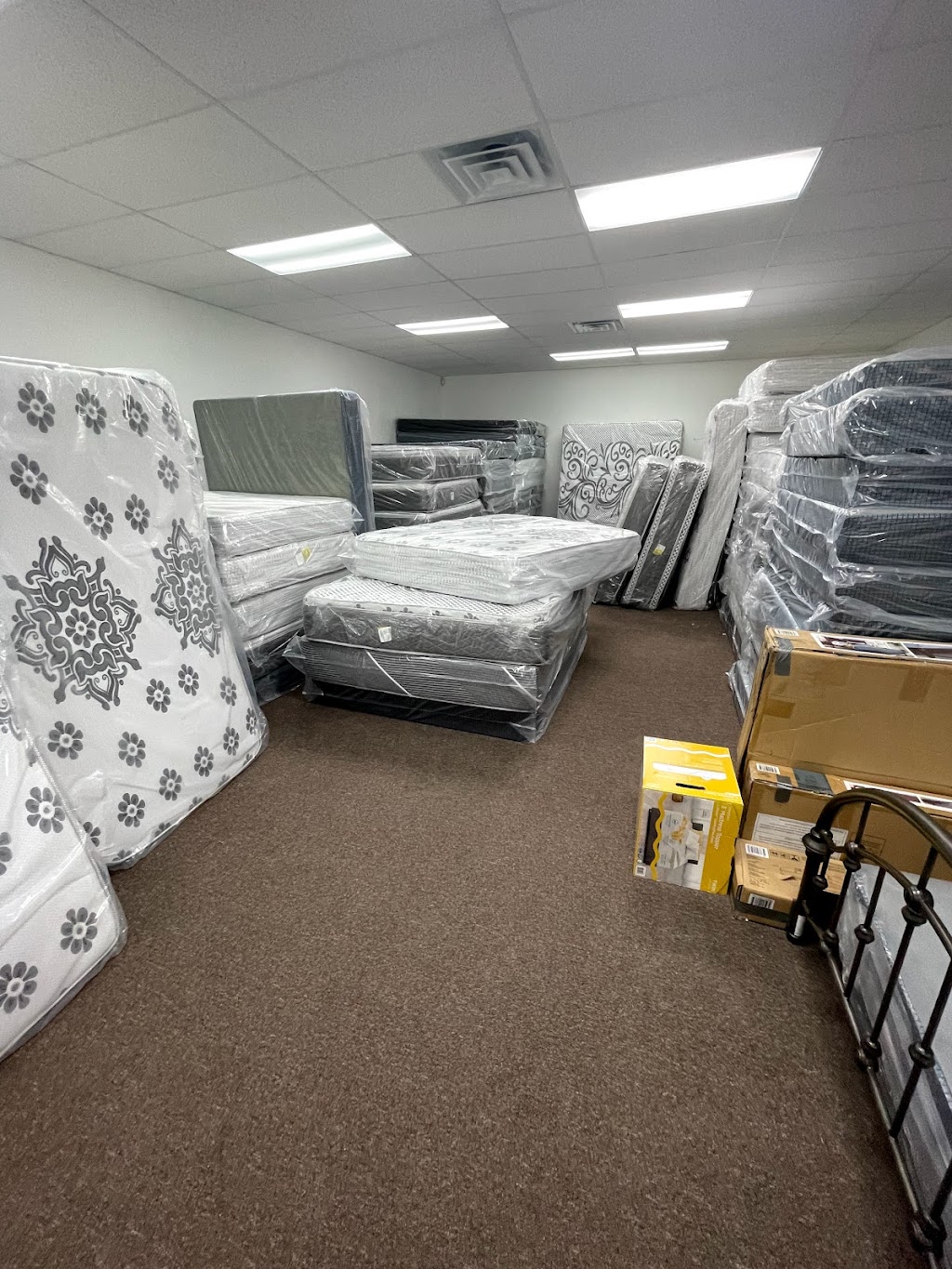 Sams Outlet & mattress & appliances & Furniture | 26449 Plymouth Rd, Redford Charter Twp, MI 48239, USA | Phone: (313) 543-3500