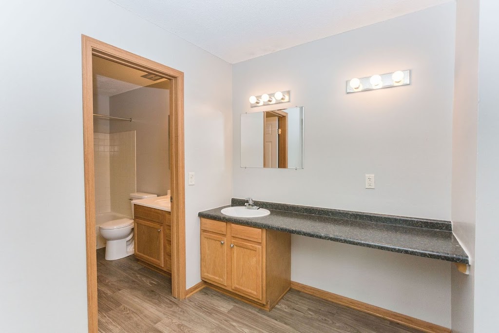 River Ridge Apartments | 12911 Co Rd 5, Burnsville, MN 55337 | Phone: (952) 890-7603