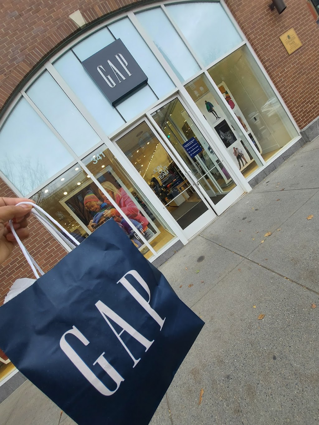 Gap | 341 Broadway, Saratoga Springs, NY 12866, USA | Phone: (518) 580-8723