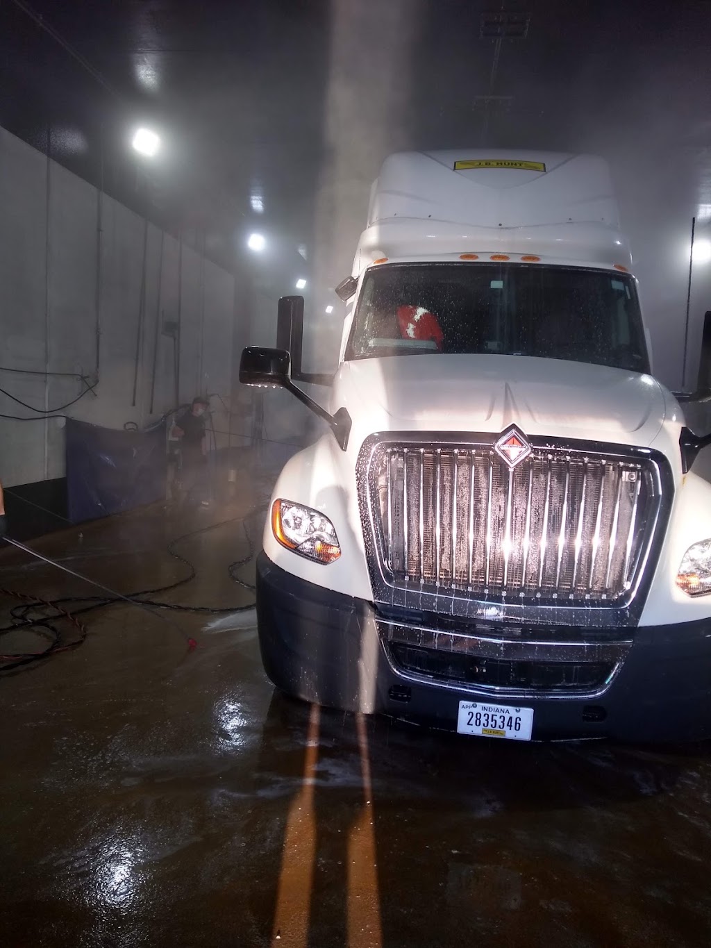 Blue Beacon Truck Wash of Stony Ridge, OH | 26525 Baker Dr I-280 Exit, #1B, Perrysburg, OH 43551, USA | Phone: (419) 837-1017