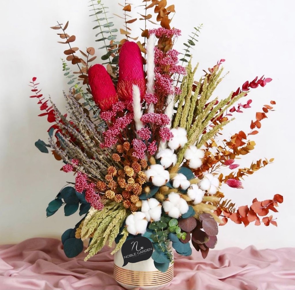 7 garden florist | 2075 Benedict Canyon Drive, Beverly Hills, CA 90210, USA | Phone: (310) 372-1300