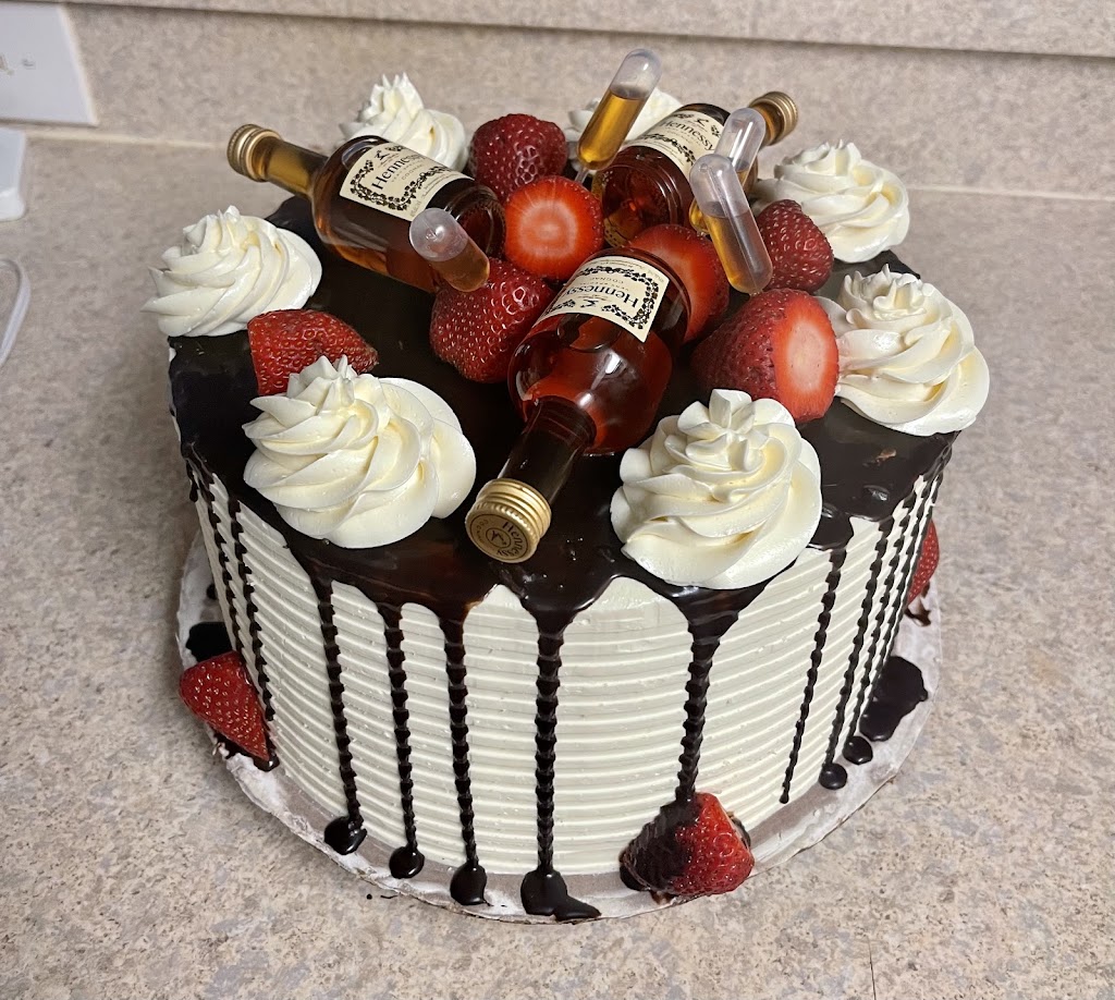 Jenns Custom Cakes | 1418 Avon Ln #211, North Lauderdale, FL 33068, USA | Phone: (954) 759-1244