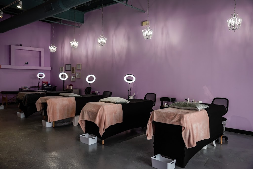 Glitter Me Beauty Bar | 5579 N Hamilton Rd, Columbus, OH 43230, USA | Phone: (614) 849-8900