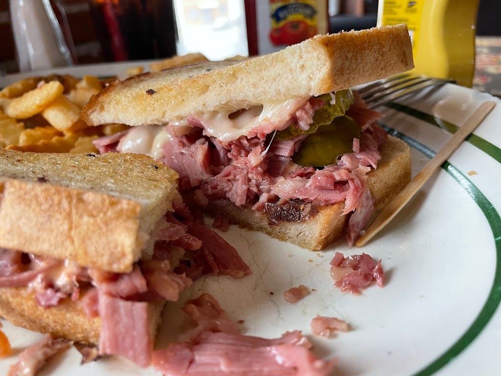 Franks Deli & Grill | 3401-3445 Russell St, Detroit, MI 48207, USA | Phone: (313) 285-9551