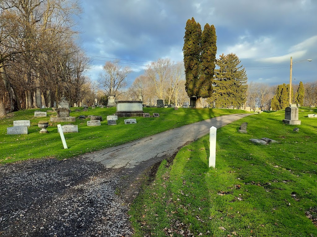 St. Patricks Cemetery | 23 Glenwood Ave, Lockport, NY 14094, USA | Phone: (716) 433-3707