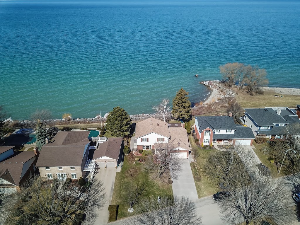 Lynn Fee Team | 66 Main St E, Grimsby, ON L3M 1N3, Canada | Phone: (905) 975-1055