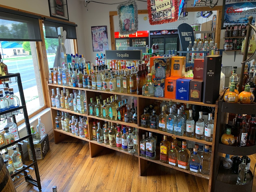 Discount liquor market | 1015 N Main St, Weatherford, TX 76086, USA | Phone: (682) 262-1455