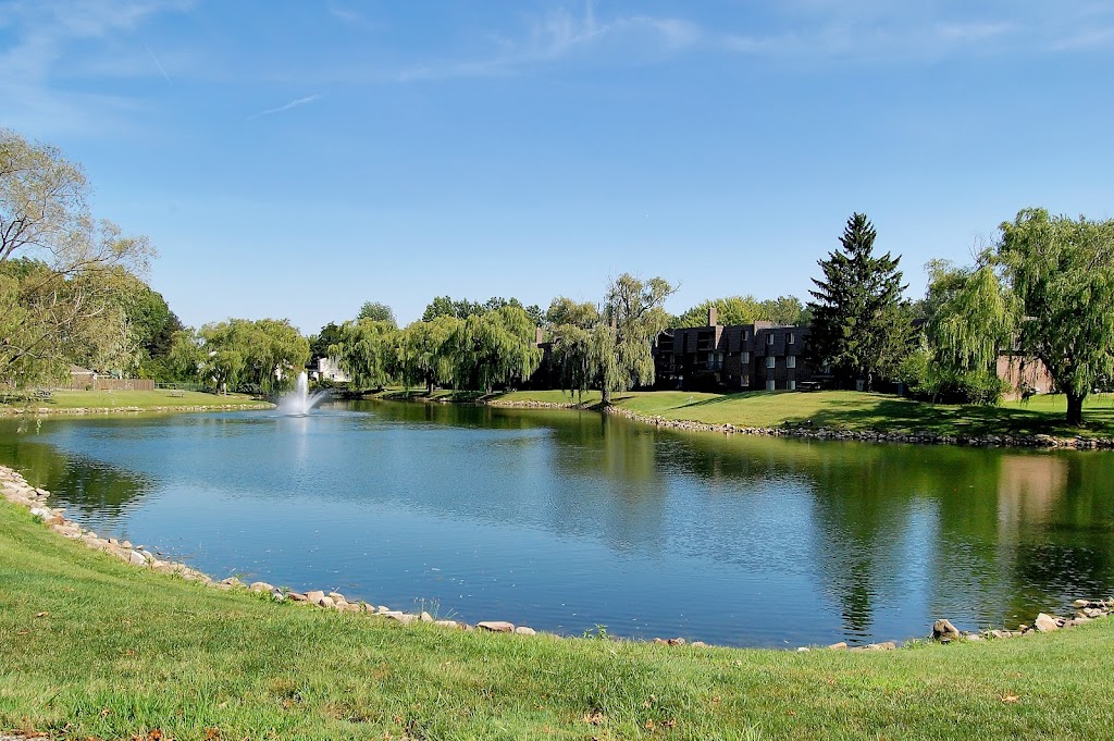 Fawn Lake Apartments | 9640 Fernwood Dr, Olmsted Falls, OH 44138 | Phone: (440) 201-9948