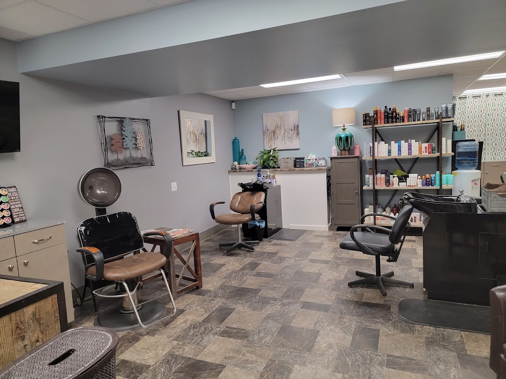 Carl & Christys Salon | 1705 McPherson Ave, Council Bluffs, IA 51503, USA | Phone: (712) 322-1625