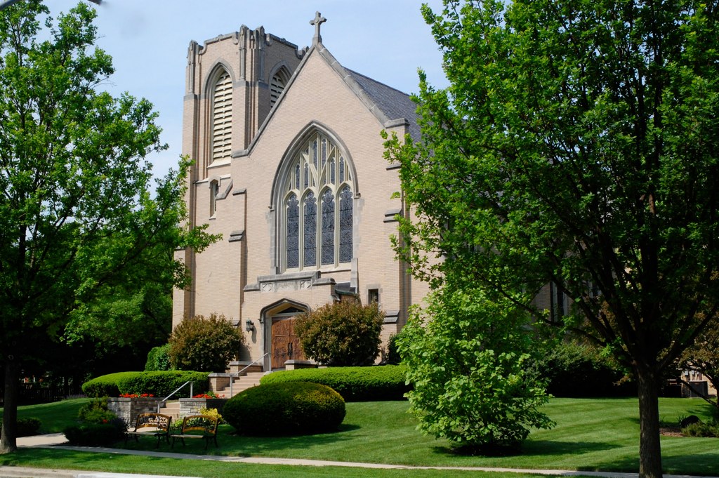 Redeemer Lutheran Church | 123 E St Charles Rd, Elmhurst, IL 60126, USA | Phone: (630) 834-1411