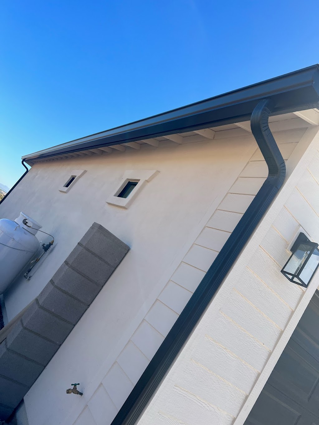 Sun Valley Guttering | Seamless Rain Gutters | 22635 S Val Vista Dr, Gilbert, AZ 85298, USA | Phone: (480) 332-8073